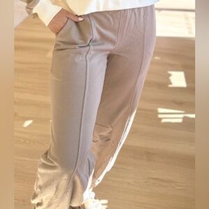 🆕🆕🆕 Entro joggers. Size large.